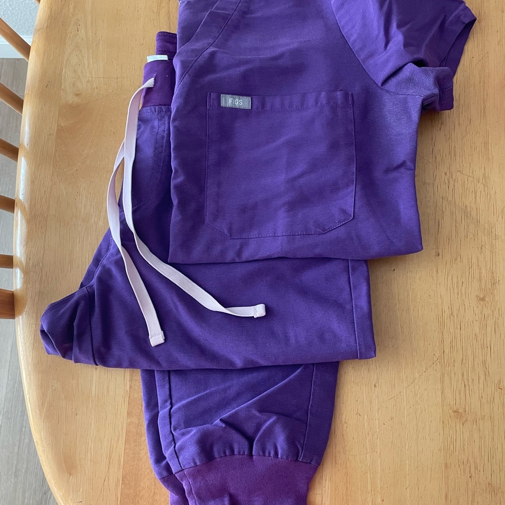 Figs Purple Scrub Set